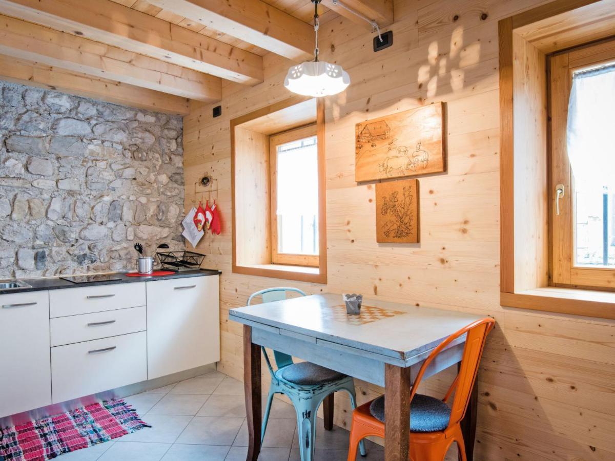 Apartment Albergo Diffuso - Cjasa Ustin-4 By Interhome Барчіс Екстер'єр фото